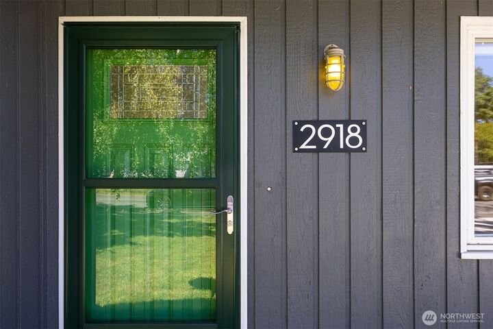 Property Photo: 2918 Patton Street WA 98225