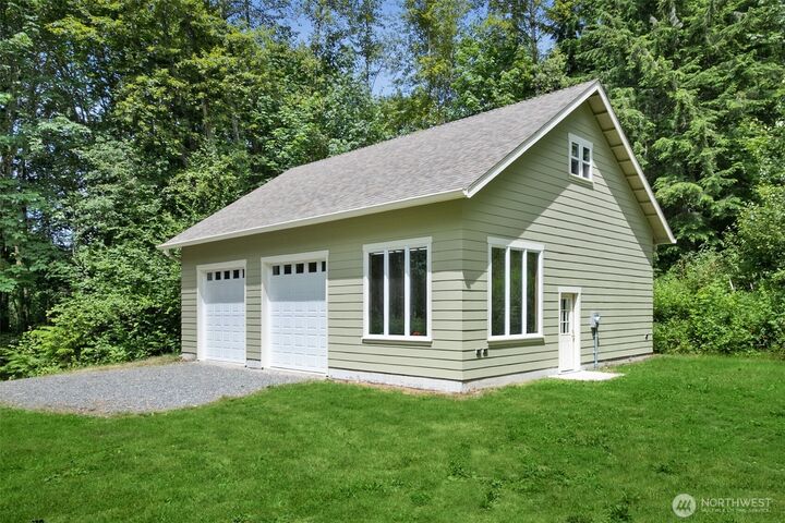 Property Photo:  26428 SE 172 Street  WA 98027 