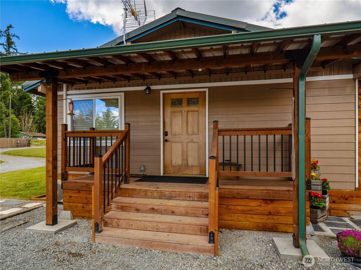Property Photo: 33620 45th Avenue Ct E WA 98328