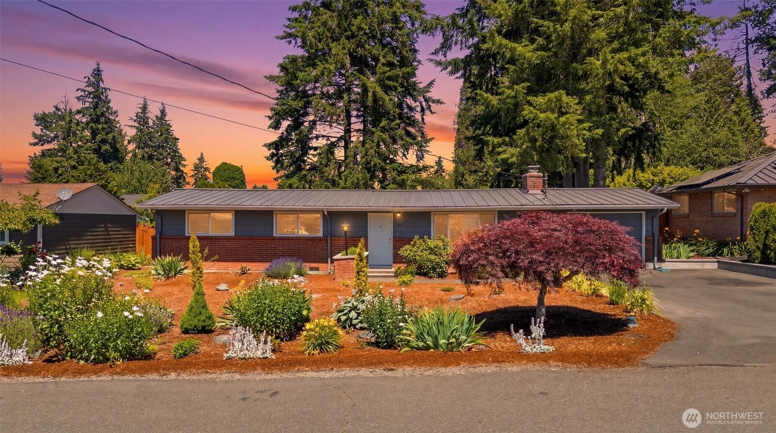 Property Photo:  4627  192nd St  SW  WA 98036 