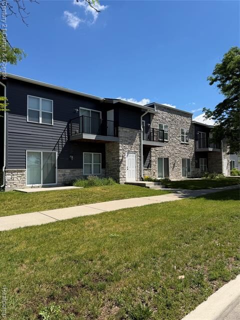 Property Photo: 1251 E Woodward Heights Boulevard MI 48030