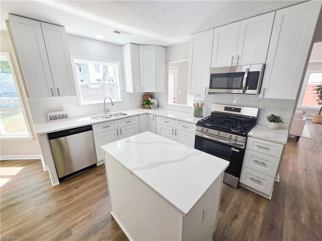 Property Photo:  220 Upland Dr  VA 23666 