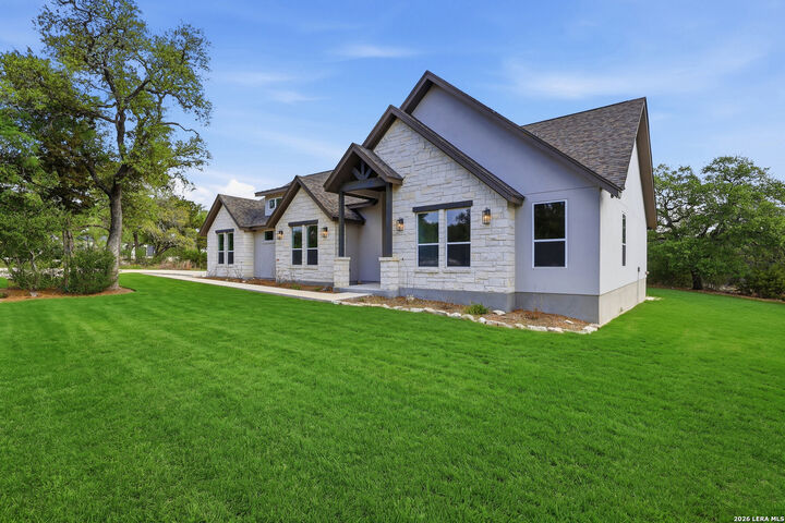 Property Photo: 860 Rayner Ranch TX 78070