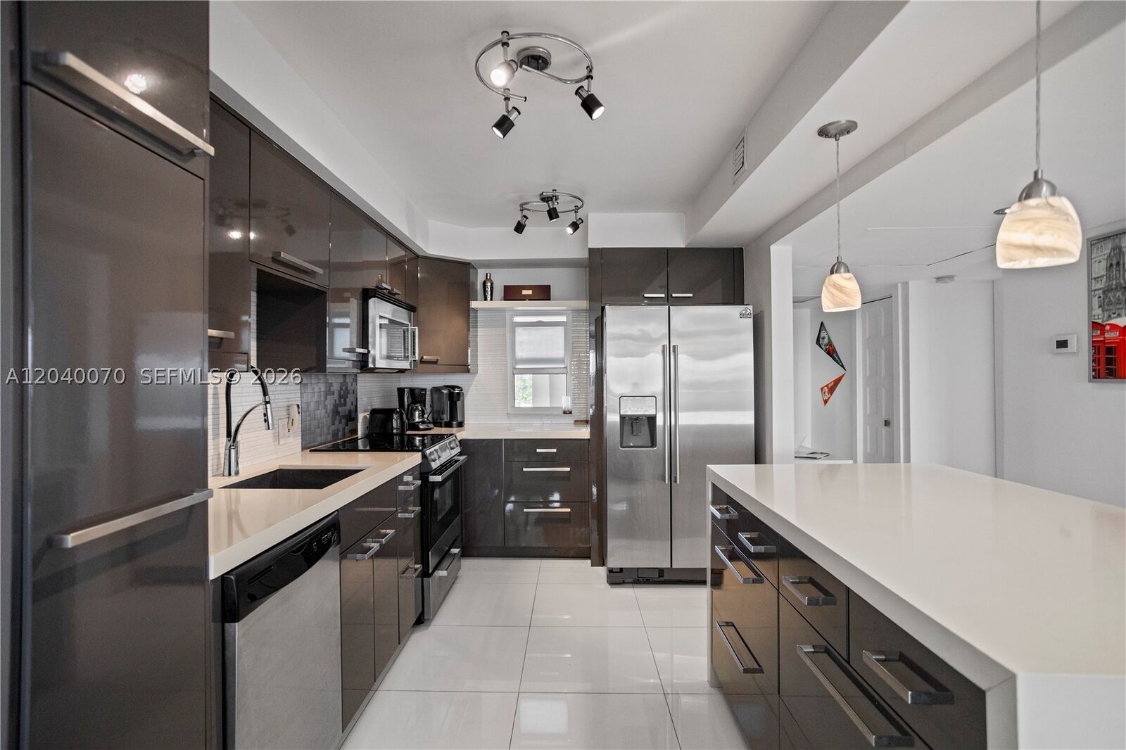 Property Photo:  3050 N Palm Aire Dr 710  FL 33069 
