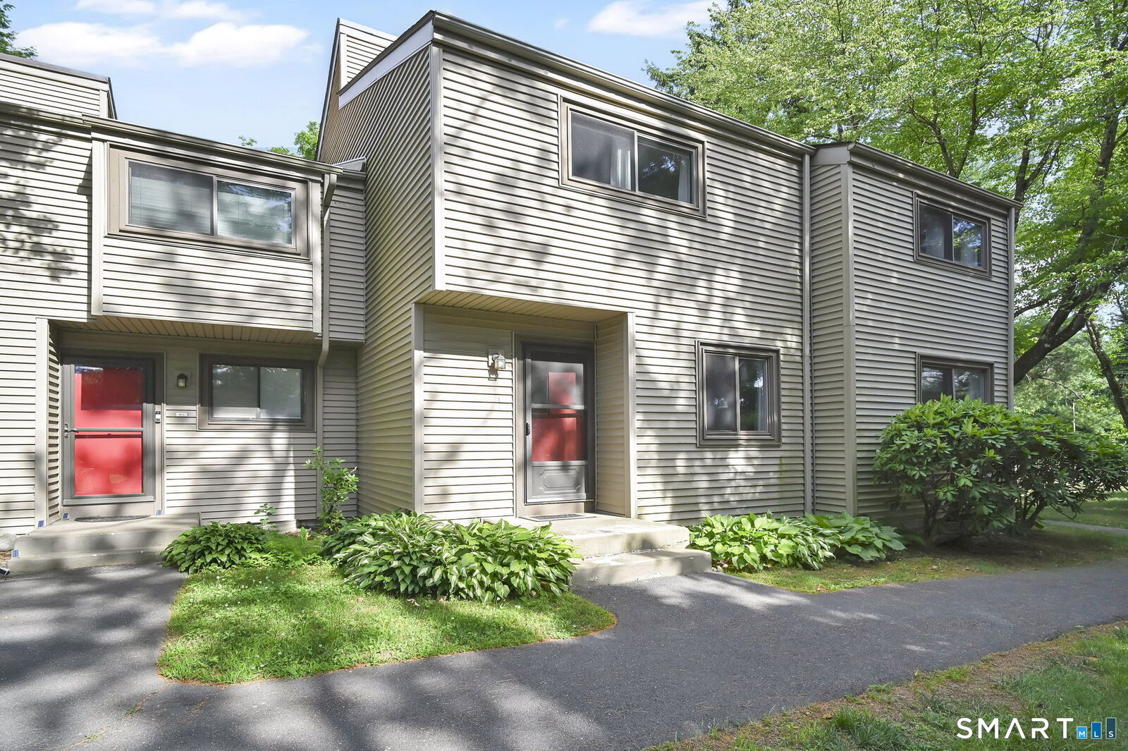 Property Photo:  19 E Greenbriar Drive  CT 06032 