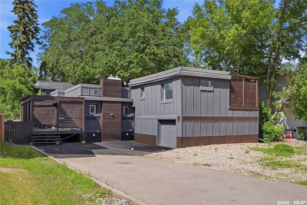 Property Photo: 305 Adelaide Street E SK S7J 0H8