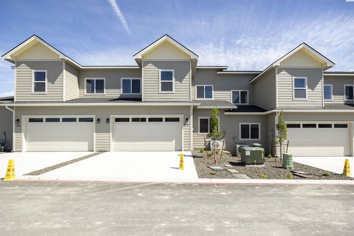 Property Photo:  4484 Conifer St  WA 99353 