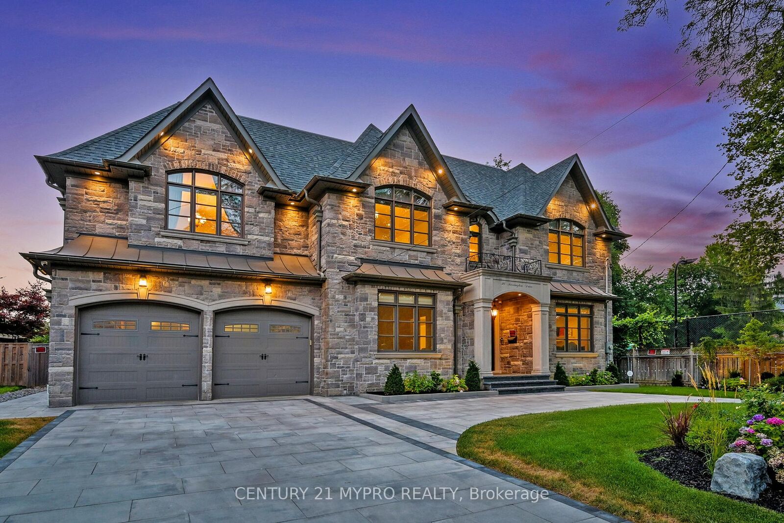 Property Photo: 36 Farrington Drive ON M2L 2B6