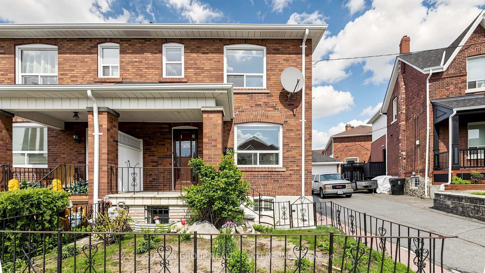 Property Photo: 683 Old Weston Road ON M6N 3B6