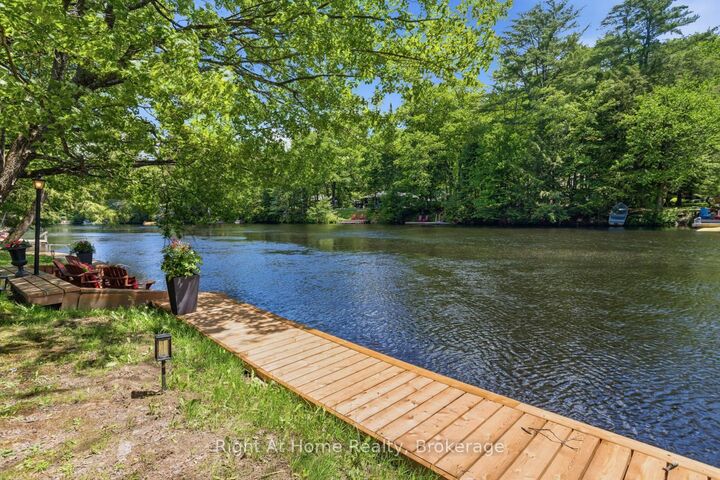 Property Photo: 1074 Holiday Park Drive ON P1L 1W9