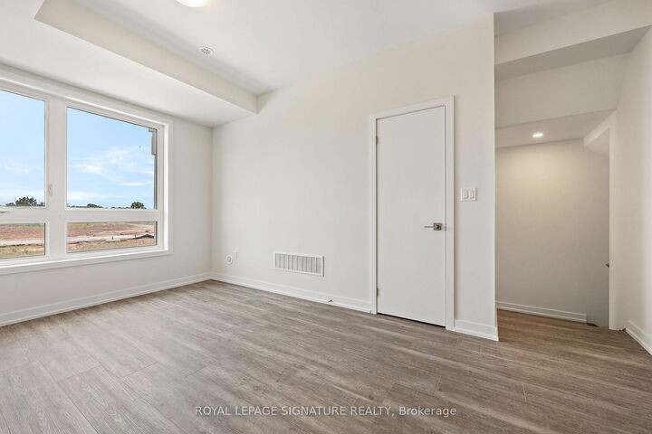 Property Photo: 1353 Shevchenko Boulevard ON L6M 5R4