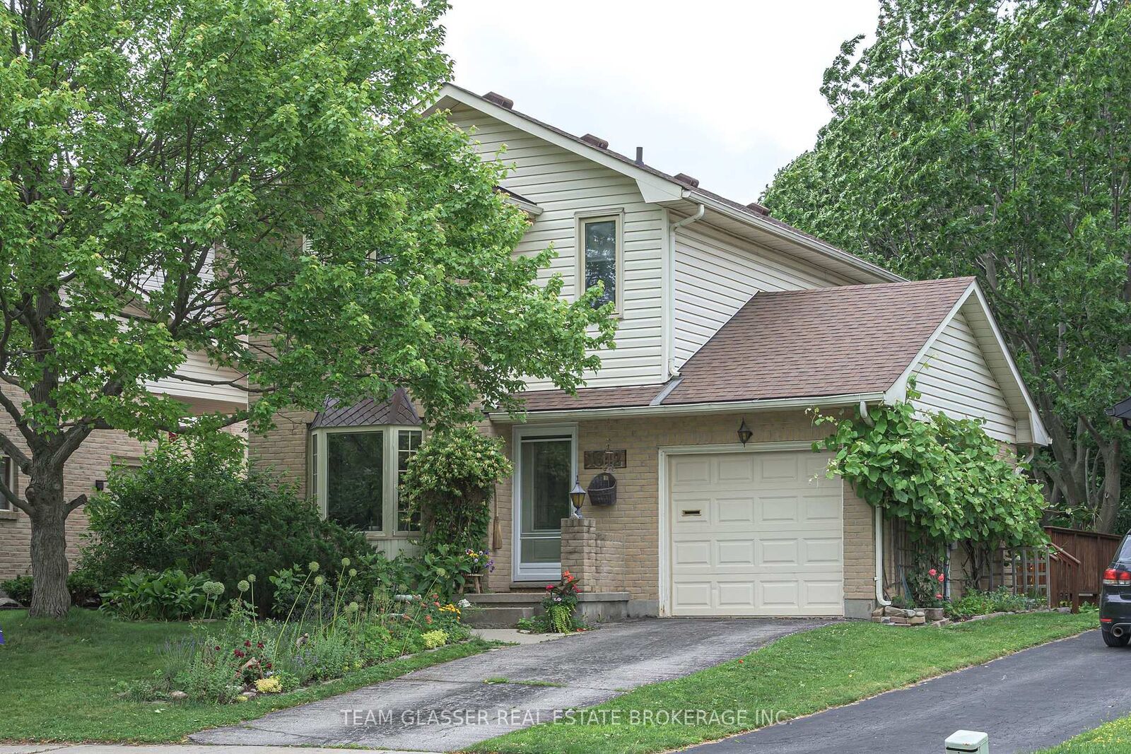 Property Photo: 1642 Attawandaron Road E ON N6G 3M6