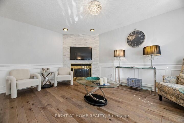 Property Photo: 2007 Lynn Heights Drive ON L1X 1N5