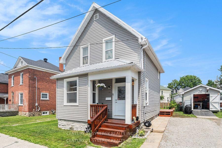 Property Photo: 25 Kensington Avenue ON K7A 2K6