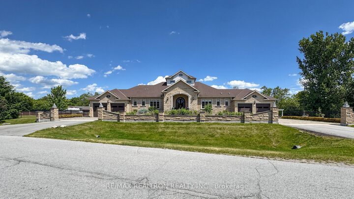Property Photo:  45 Greenan Road  ON L4A 7X4 