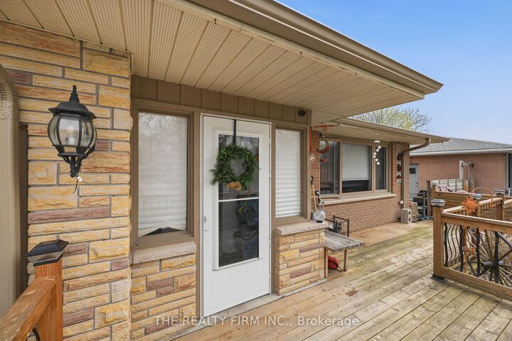 Property Photo: 70 Talavera Crescent ON N5V 1K8