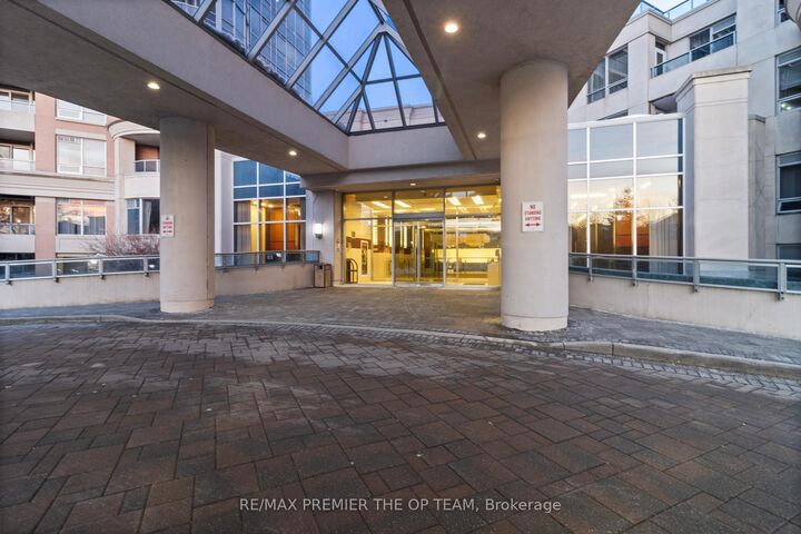 Property Photo: 23 Cox Boulevard 1077 ON L3R 7Z9