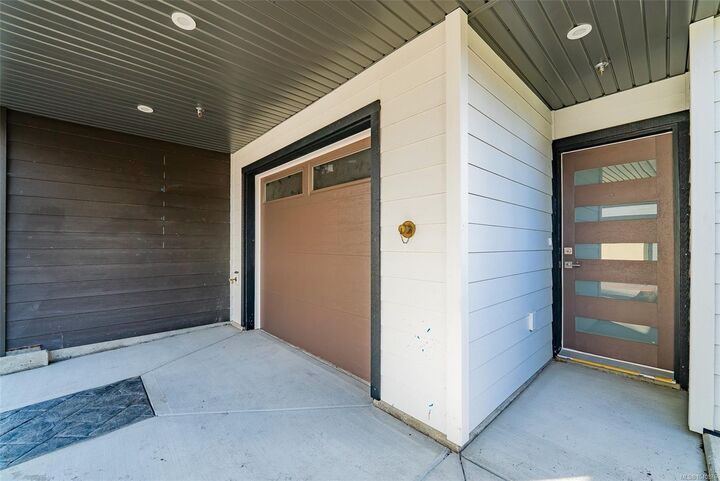 Property Photo: 1615 Northfield Rd #108 BC V9S 5A8