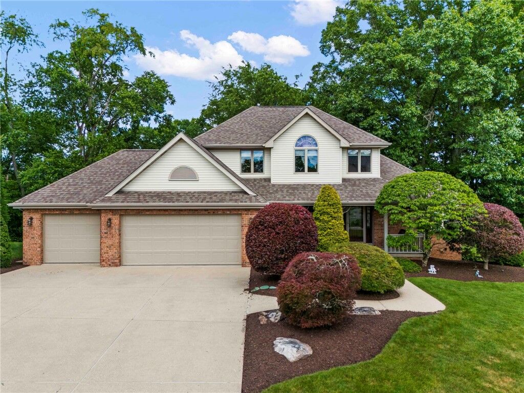 Property Photo: 100 Aragon Place PA 15332