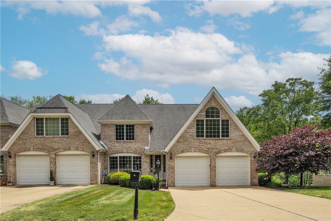 Property Photo:  152 Saint Ives Way  PA 16063 