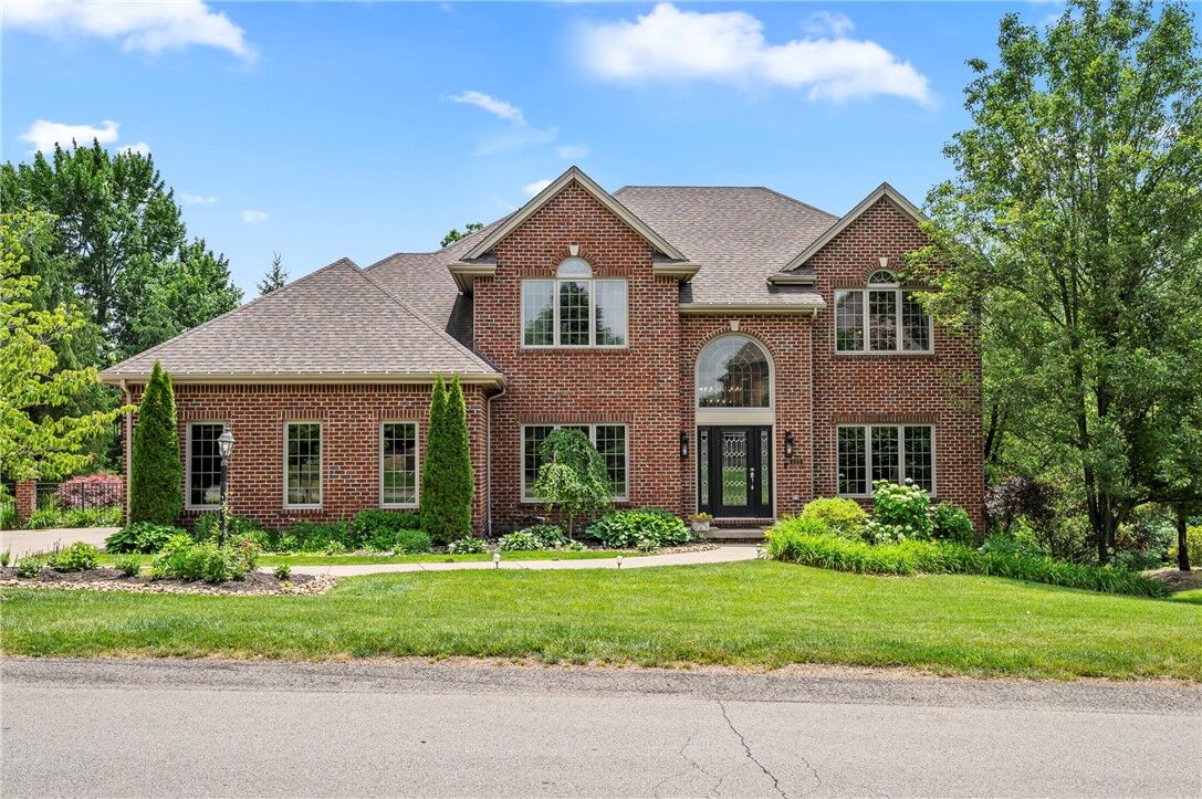 Property Photo:  512 Laurel Oak Drive  PA 15143 