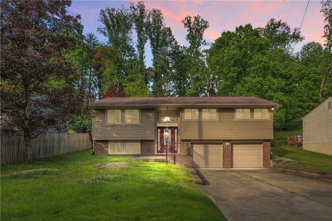 Property Photo: 721 Pine Valley Drive PA 15239