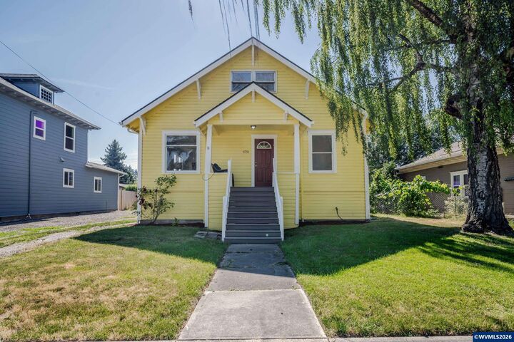 Property Photo:  170 23rd St NE  OR 97301 