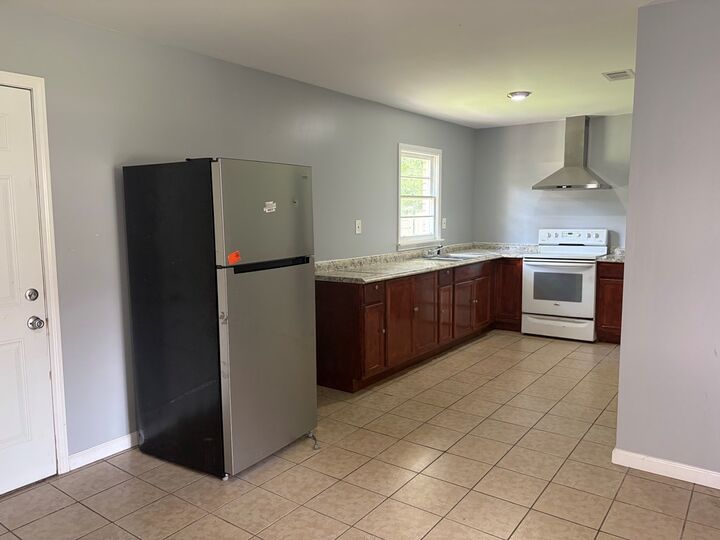 Property Photo: 2017 W Waddell Ave GA 31707
