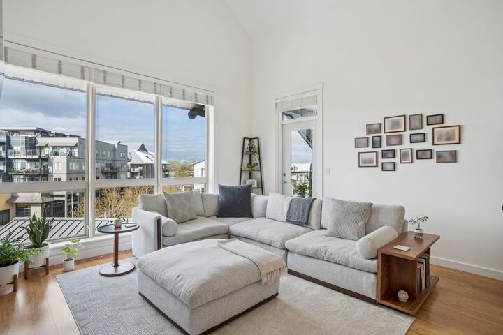 6233 London Road 401 — photo 1