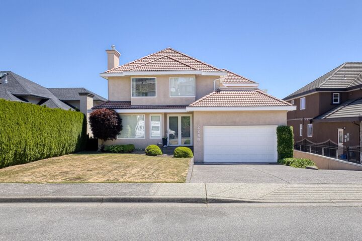 2249 Sicamous Avenue — photo 1