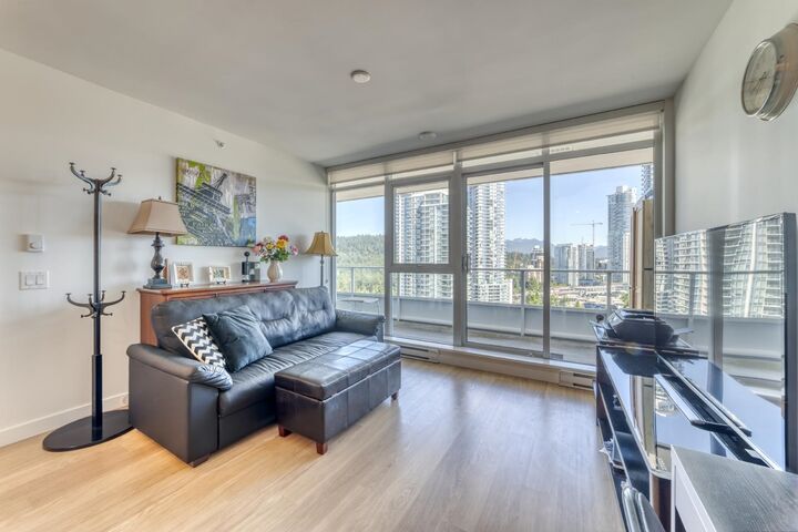 Property Photo:  525 Foster Avenue 1904  BC V3J 0H6 