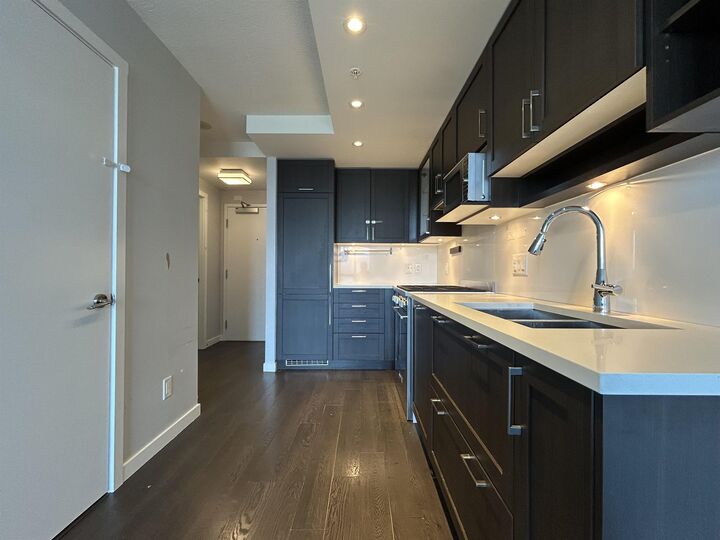 Property Photo:  5515 Boundary Road 2703  BC V5R 0E3 