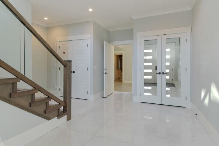 Property Photo: 33797 Knight Avenue BC V2V 7C7