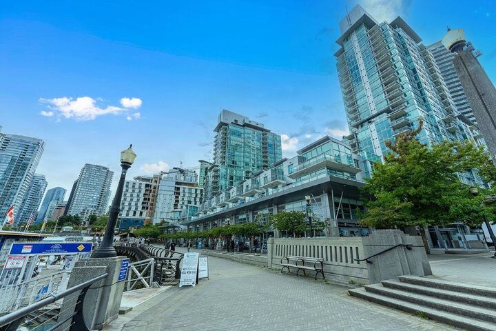Property Photo: 1238 Melville Street 1506 BC V6E 4N2