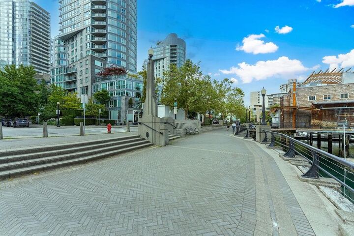 Property Photo: 1238 Melville Street 1506 BC V6E 4N2