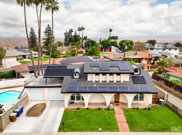 Property Photo:  2400 Silver Drive  CA 93306 