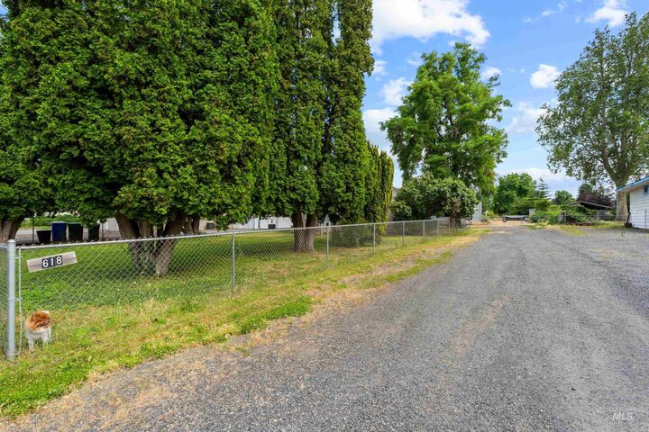 Property Photo: 618 Preston Ave ID 83501