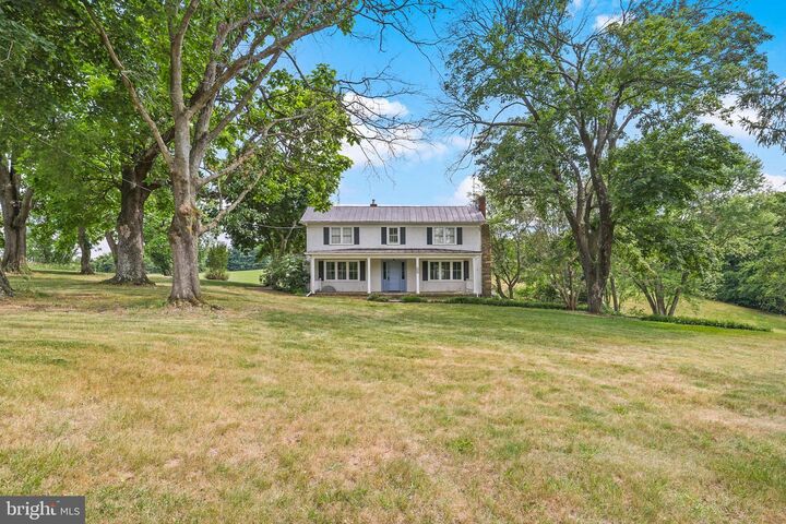 Property Photo: 18373 Lickey Mill Road VA 20132