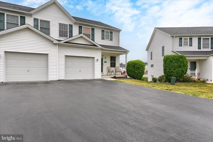 Property Photo: 215 Meadow Lane PA 17112
