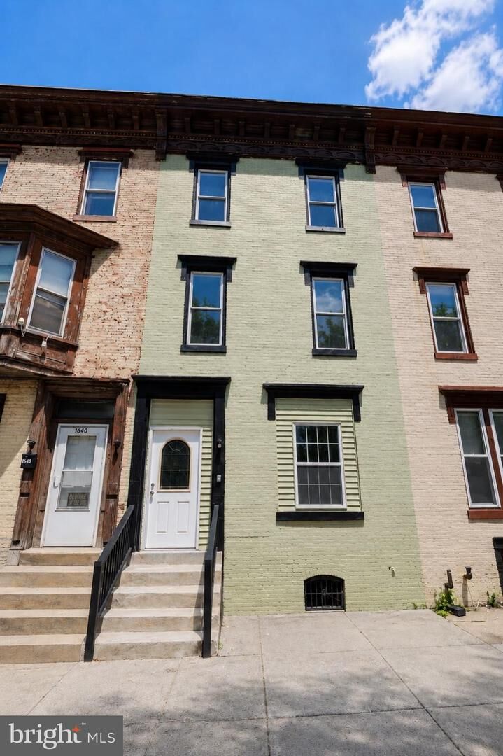 Property Photo:  1642 Market Street  PA 17103 
