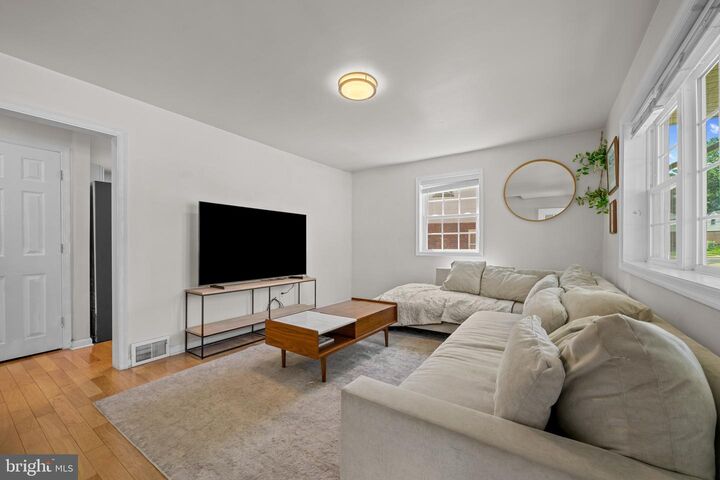 Property Photo:  511 Harrison Avenue  PA 19036 