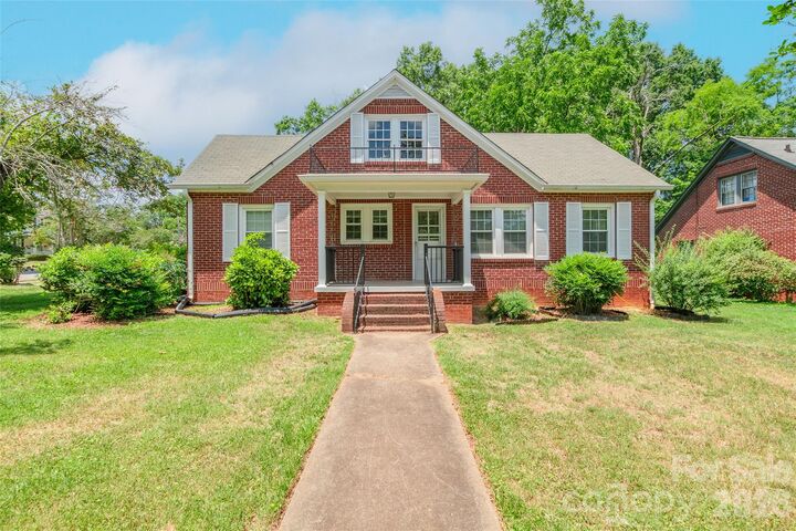 Property Photo:  168 Park Street  NC 28677 