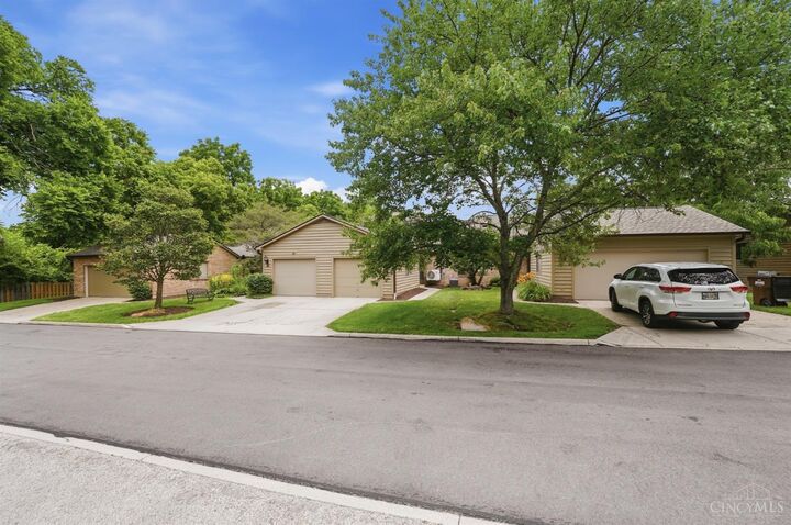 Property Photo:  40 Rolling Hills Drive  OH 45215 