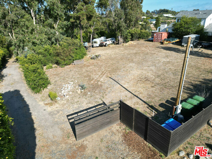 Property Photo: 6636 Wandermere Rd CA 90265