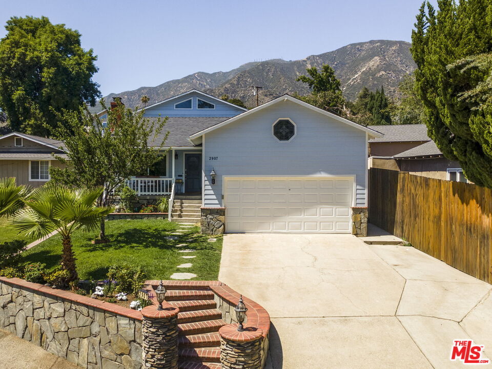 Property Photo: 2907 El Caminito St CA 91214