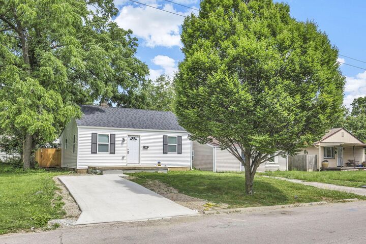 Property Photo: 2516 Hiawatha Street OH 43211