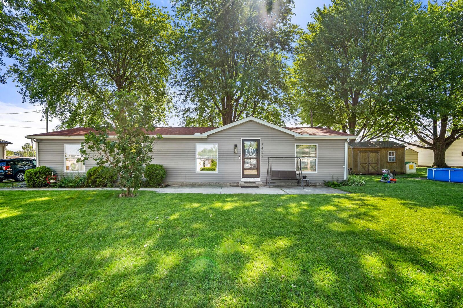 Property Photo: 7452 Edison Street OH 43348