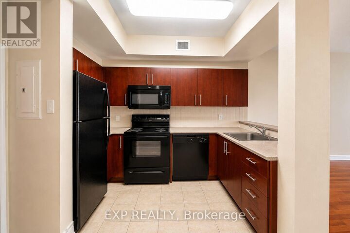 Property Photo:  200 Rideau Street 1503  ON K1N 5Y1 