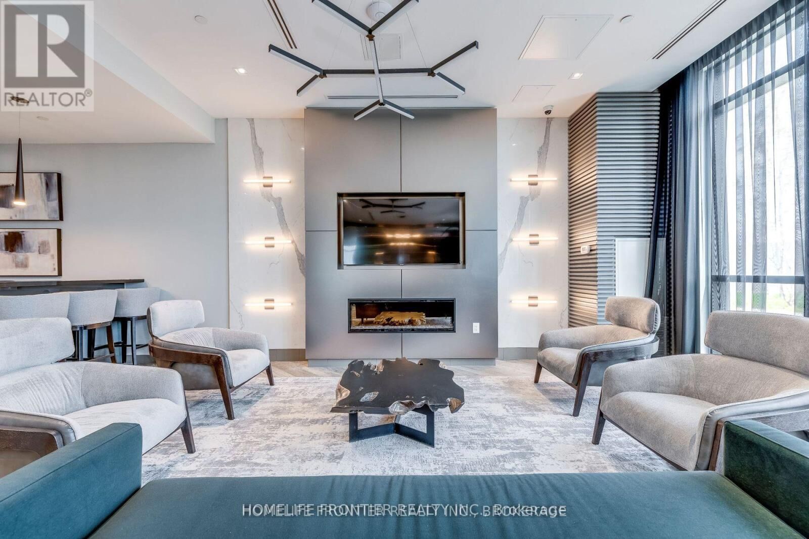 Property Photo:  50 Thomas Riley Road Southeast 722  ON M9N 0C5 