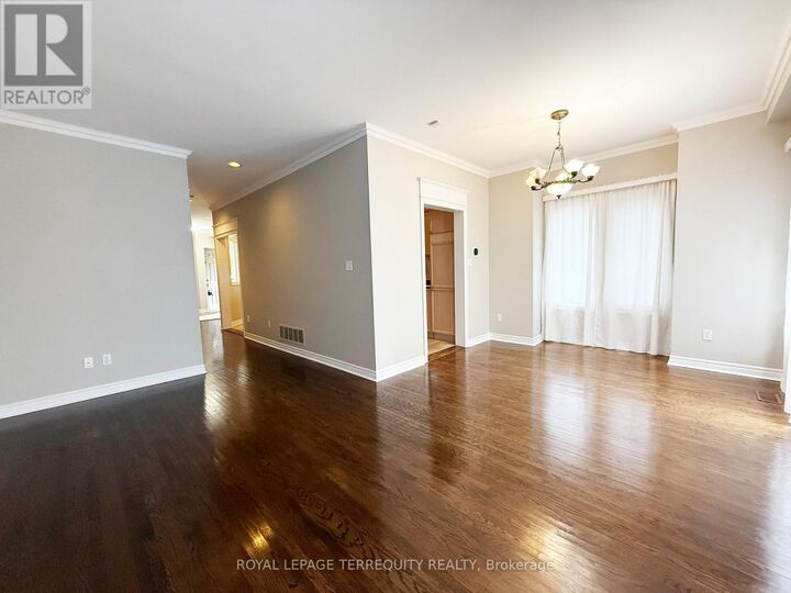 Property Photo: 190 Harding Blvd W Boulevard 34 ON L4C 0J9
